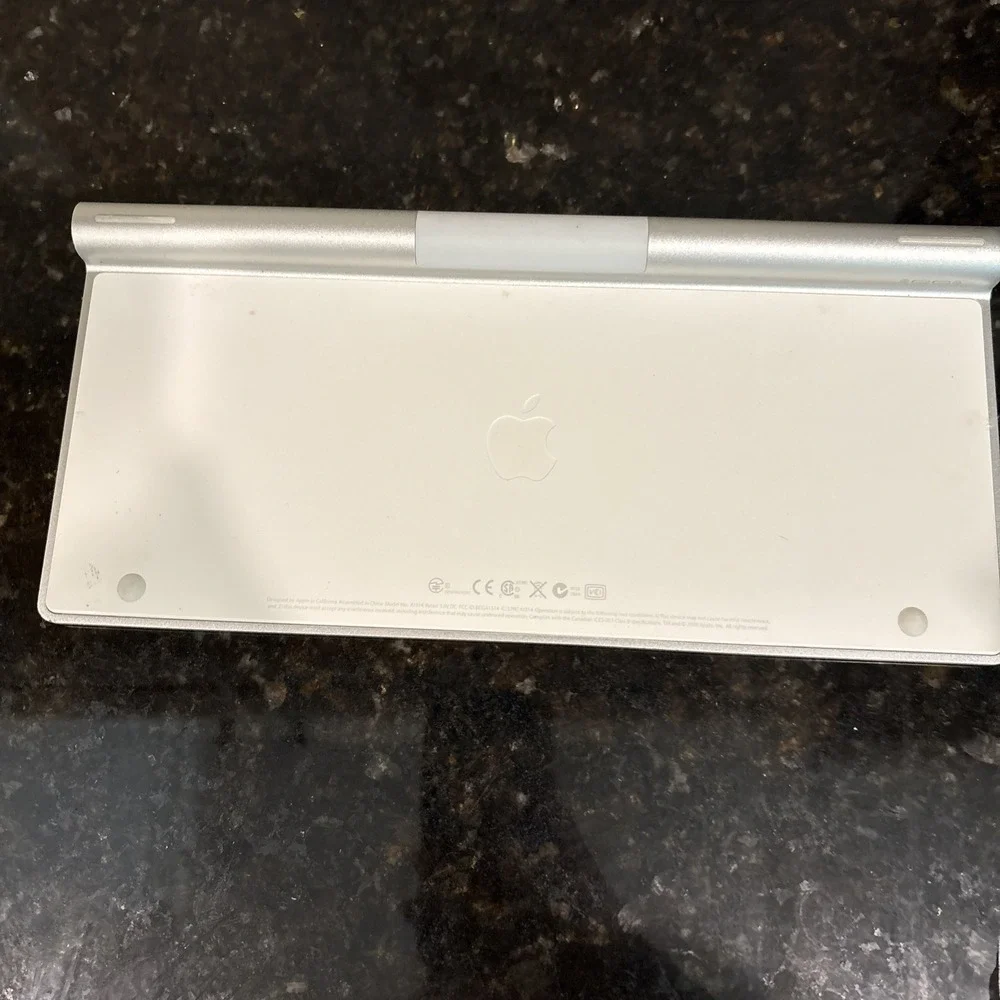 GENUINE Apple Wireless Bluetooth Keyboard A1314 Mac T40